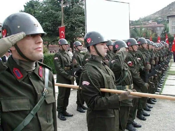 EMEKLİ ASTSUBAY VE UZMAN ERBAŞLARA EK ÖDEME!