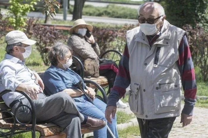 65 Yaş ve Üstü Vatandaşlar İçin Sokağa Çıkma İzni Haftada 2 Gün!