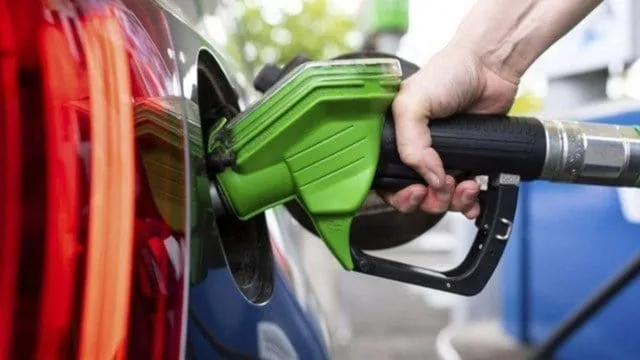 24 Şubat Cuma Güncel Akaryakıt Fiyatları Ne Kadar Oldu? Brent Petrol, LPG, Motorin, Benzin 3