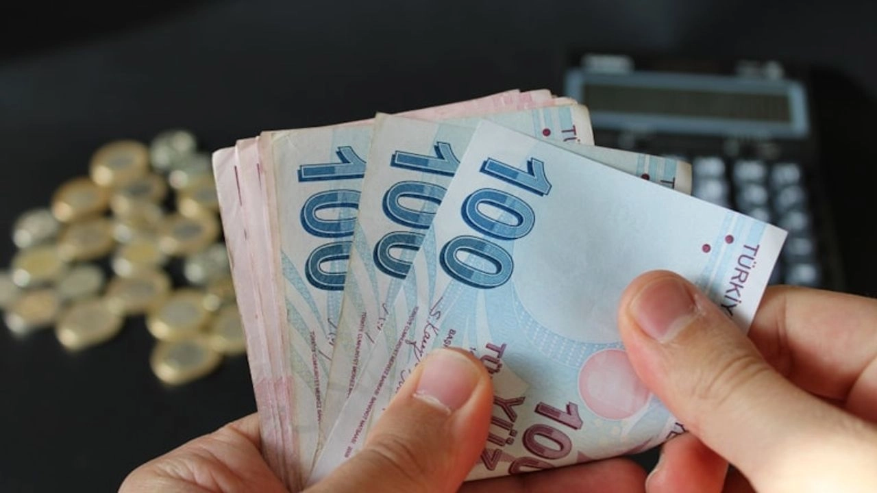 65 Yaş Aylığı Ne Kadar Oldu? 2025 Yaşlılık Maaşı Başvurusu, Şartları