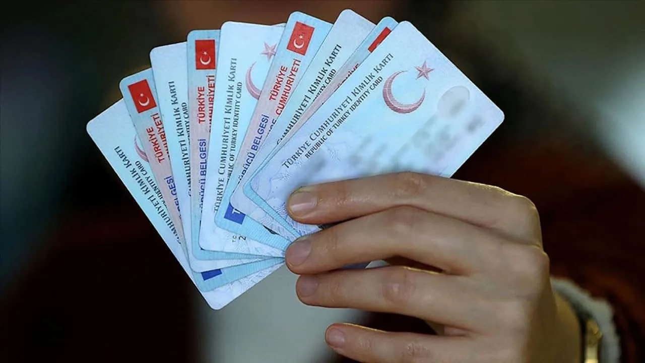Nüfus Cüzdanı ile T.C. Kimlik Kartı Arasındaki Fark Nedir
