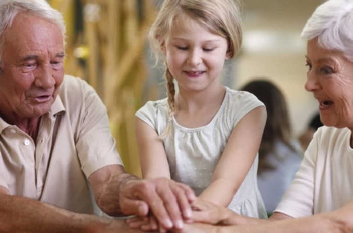 17 mayis 65 yas ustu sokaga cikma saati degisit