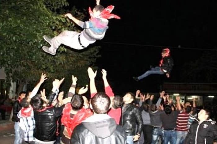 asker torenleri yasaklandi