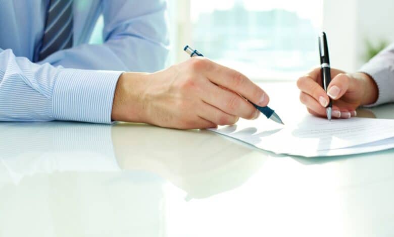 bos kagida imza atan dikkat