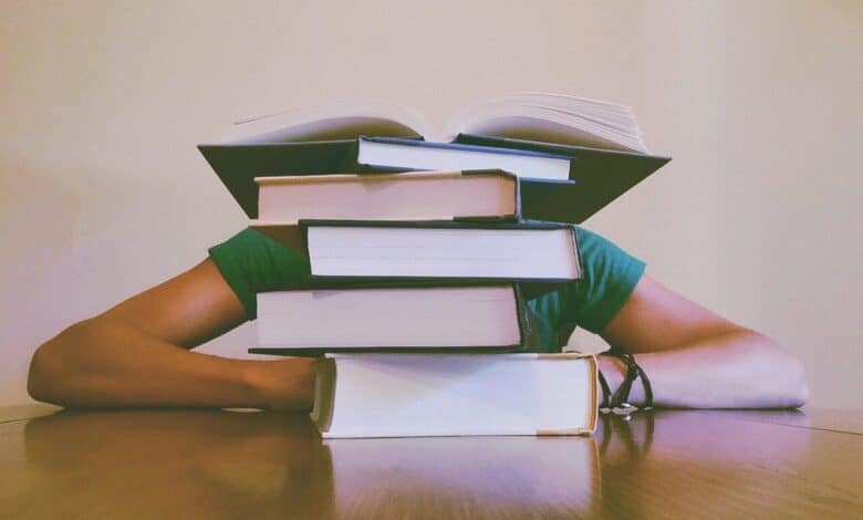 egitim icin ucretsiz izinde olanin sgk primleri